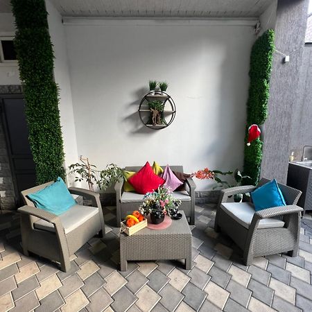 יירבאן Cosy Apartment With Good Location Self Check In מראה חיצוני תמונה