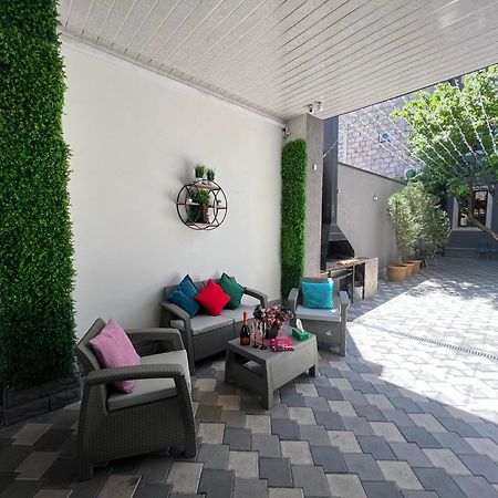 יירבאן Cosy Apartment With Good Location Self Check In מראה חיצוני תמונה