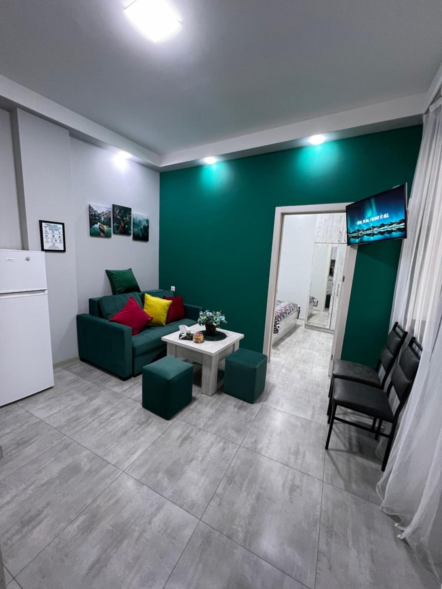 יירבאן Cosy Apartment With Good Location Self Check In מראה חיצוני תמונה