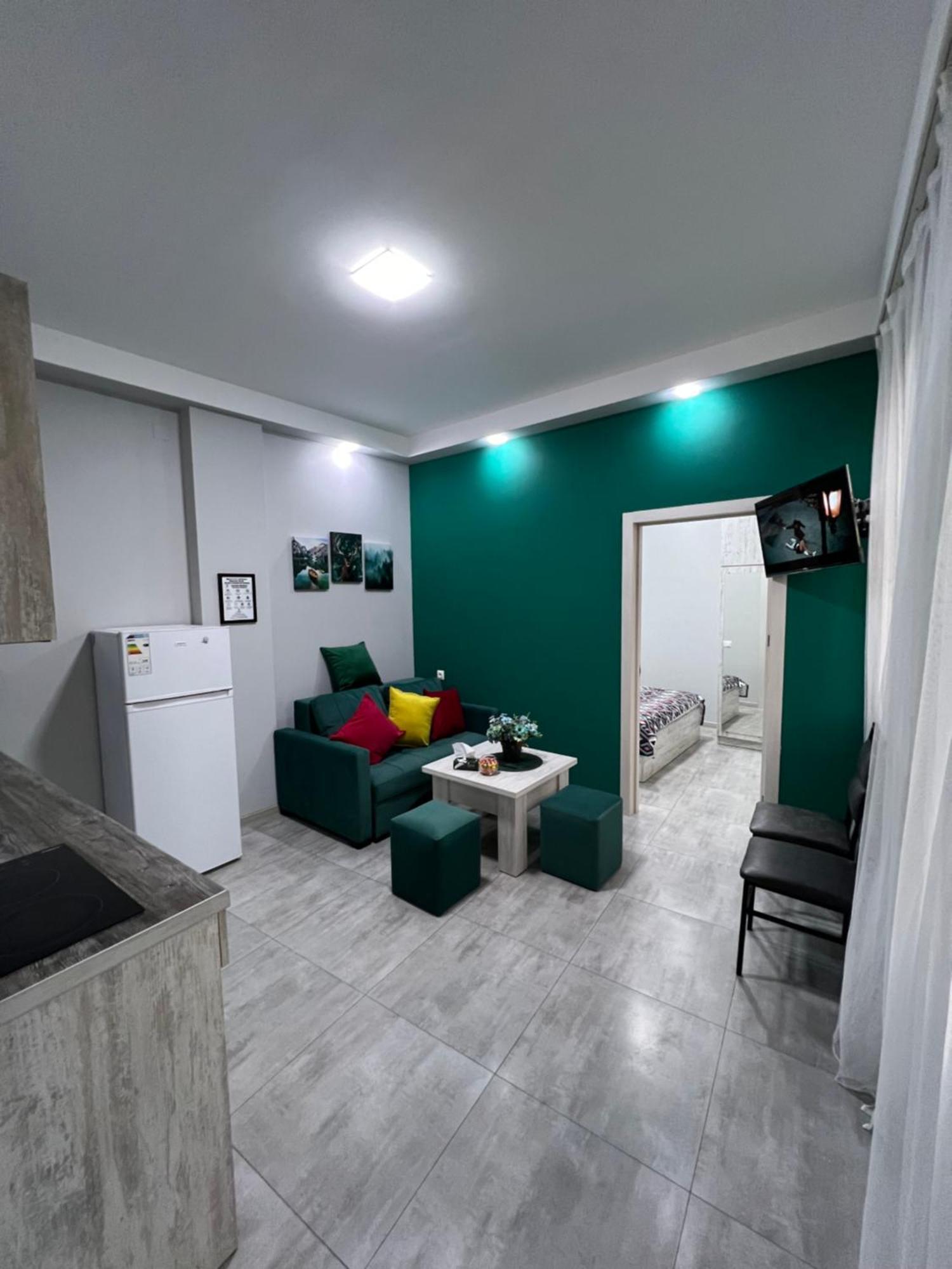 יירבאן Cosy Apartment With Good Location Self Check In מראה חיצוני תמונה