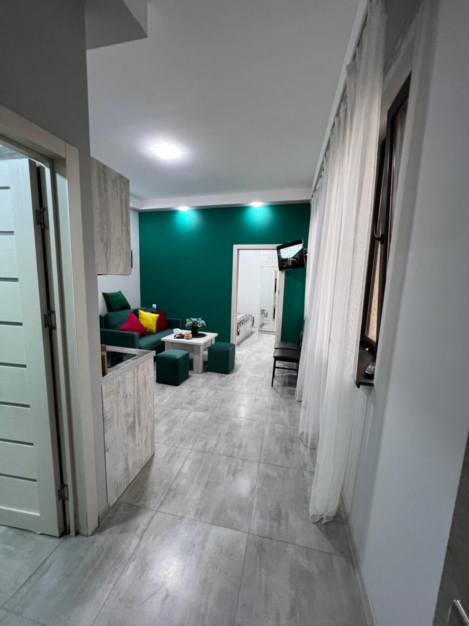 יירבאן Cosy Apartment With Good Location Self Check In מראה חיצוני תמונה