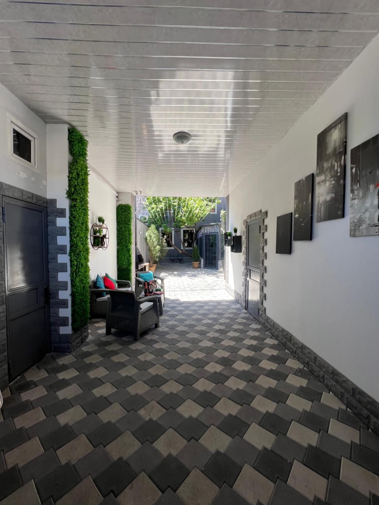 יירבאן Cosy Apartment With Good Location Self Check In מראה חיצוני תמונה