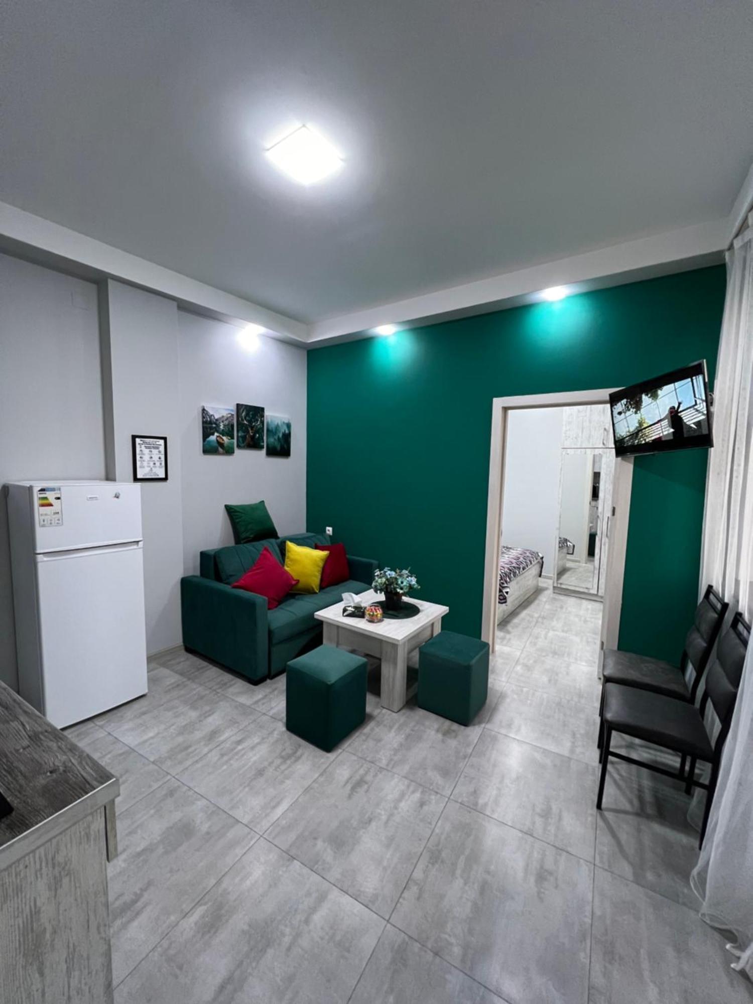 יירבאן Cosy Apartment With Good Location Self Check In מראה חיצוני תמונה