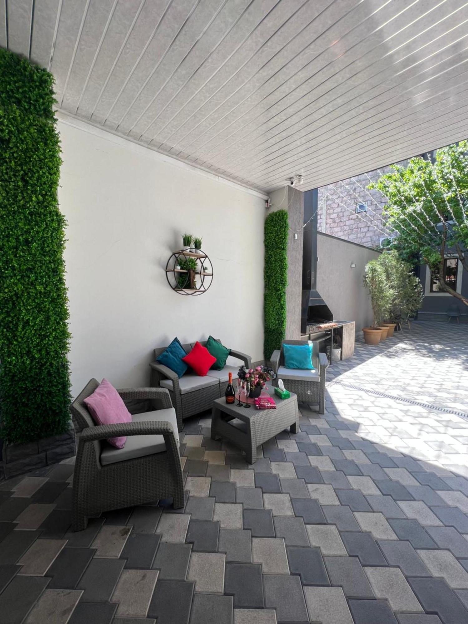 יירבאן Cosy Apartment With Good Location Self Check In מראה חיצוני תמונה
