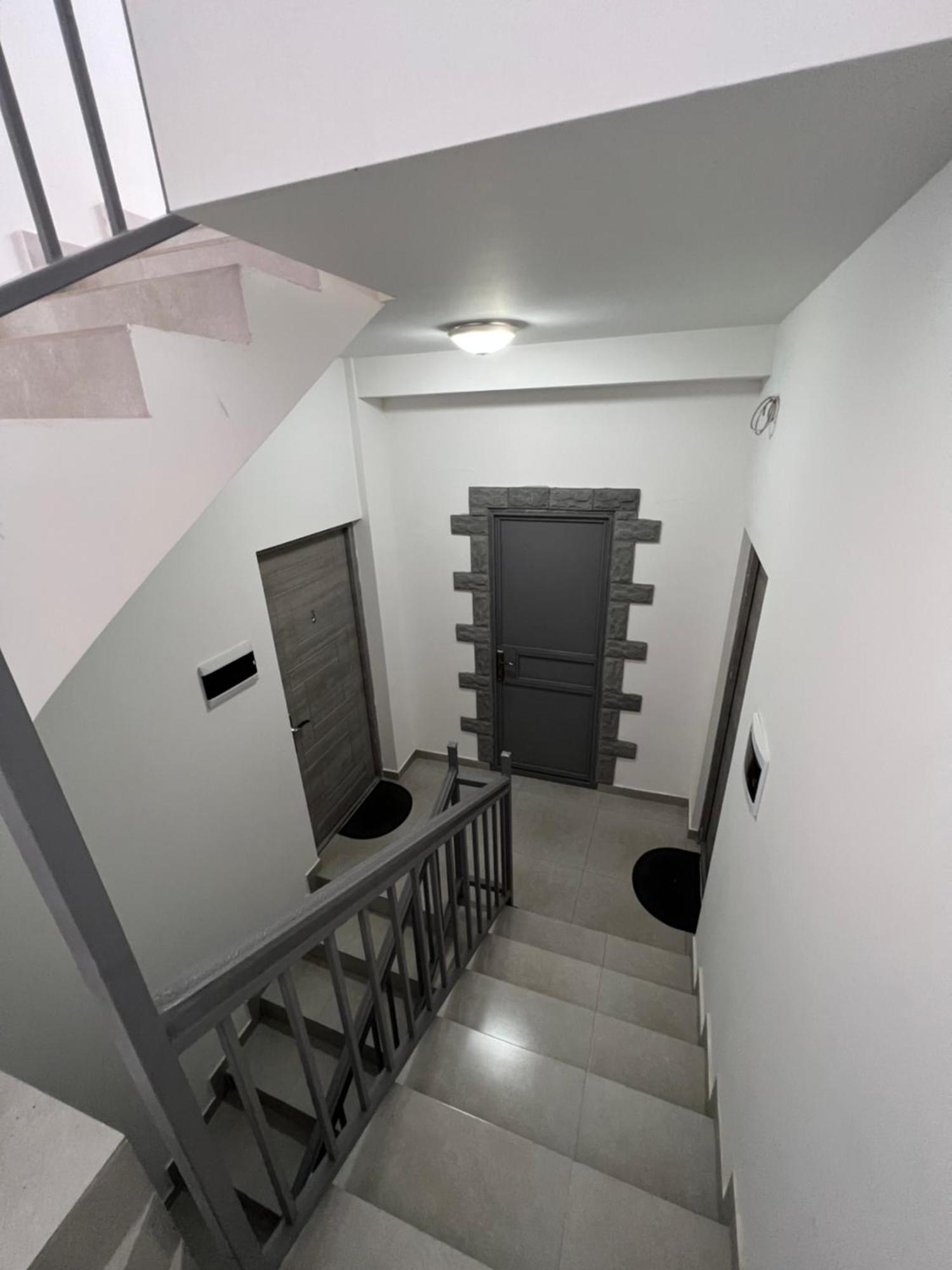 יירבאן Cosy Apartment With Good Location Self Check In מראה חיצוני תמונה
