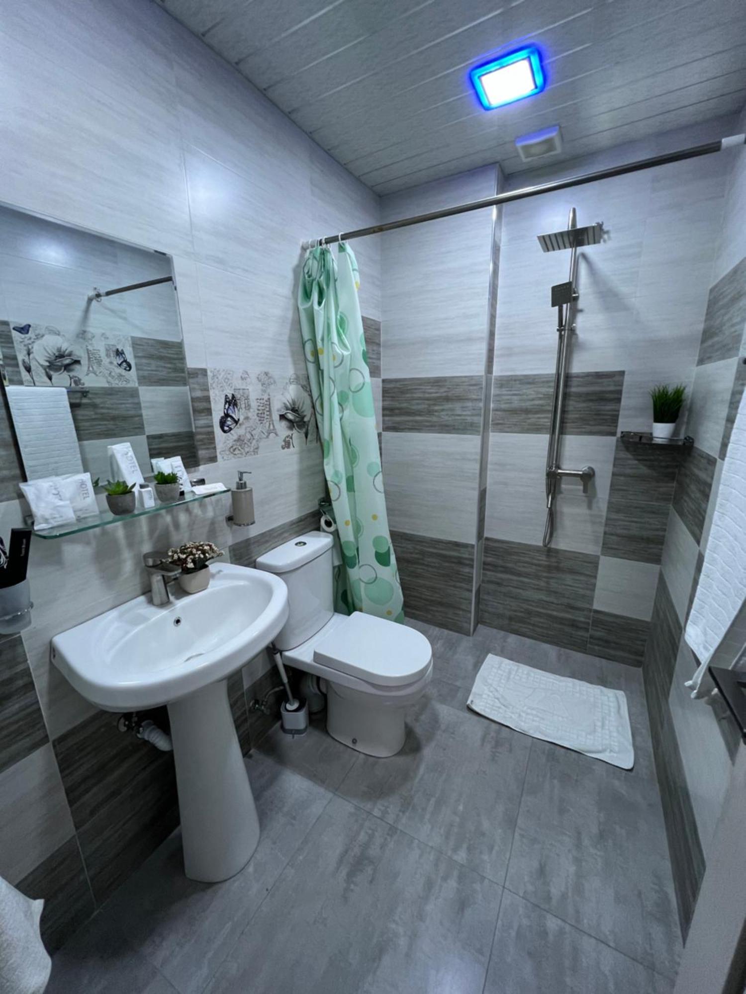 יירבאן Cosy Apartment With Good Location Self Check In מראה חיצוני תמונה