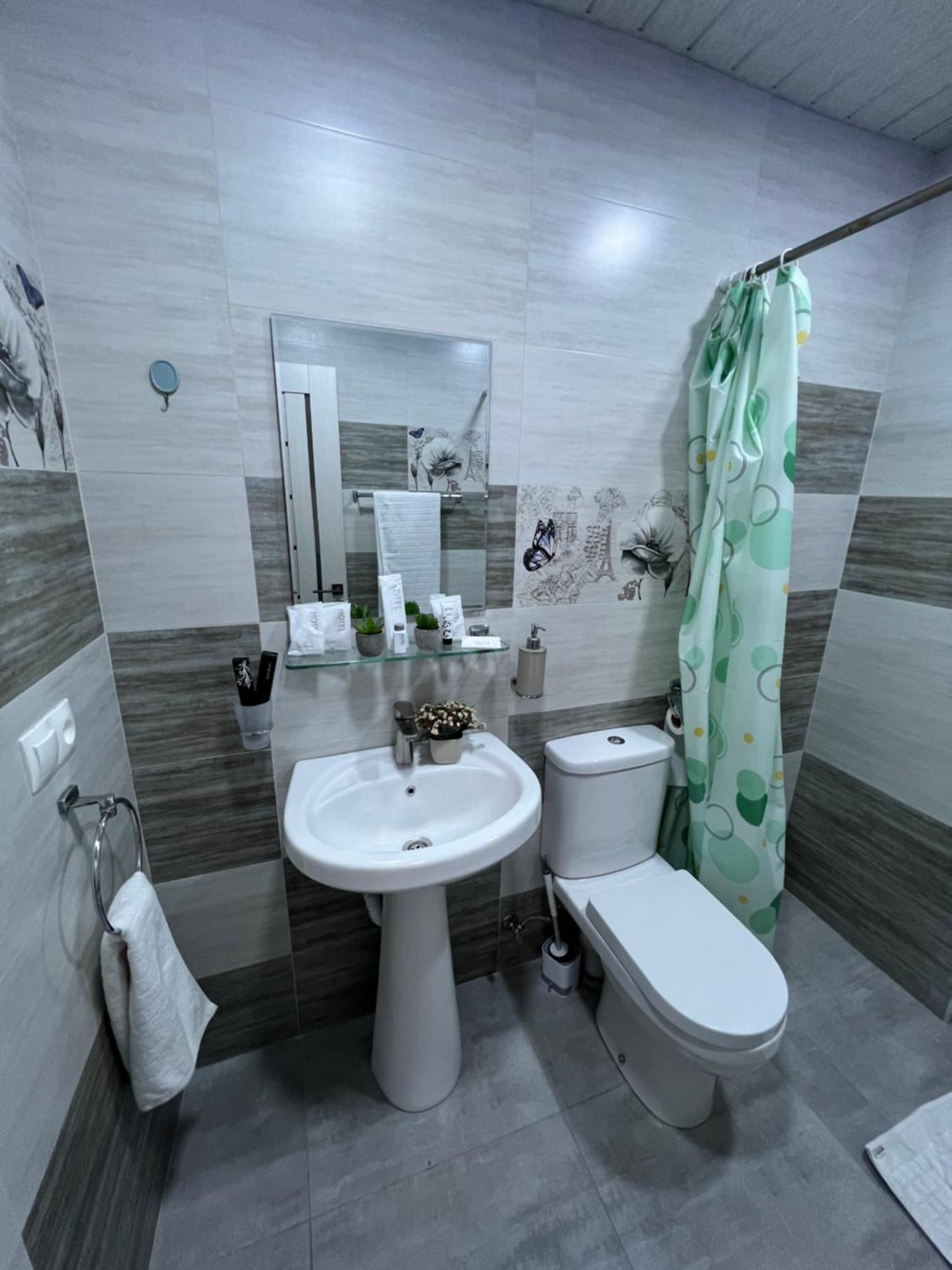 יירבאן Cosy Apartment With Good Location Self Check In מראה חיצוני תמונה