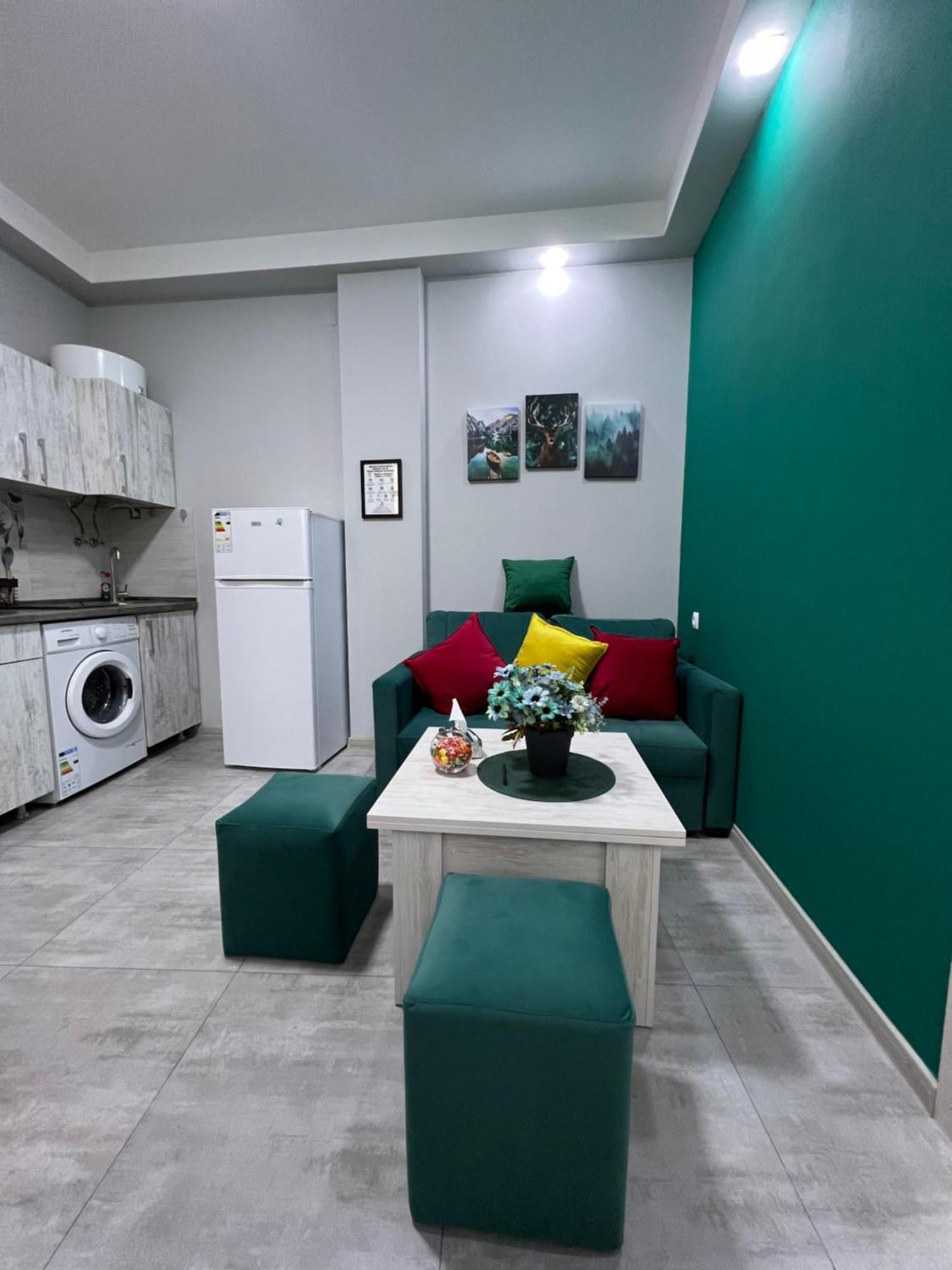 יירבאן Cosy Apartment With Good Location Self Check In מראה חיצוני תמונה