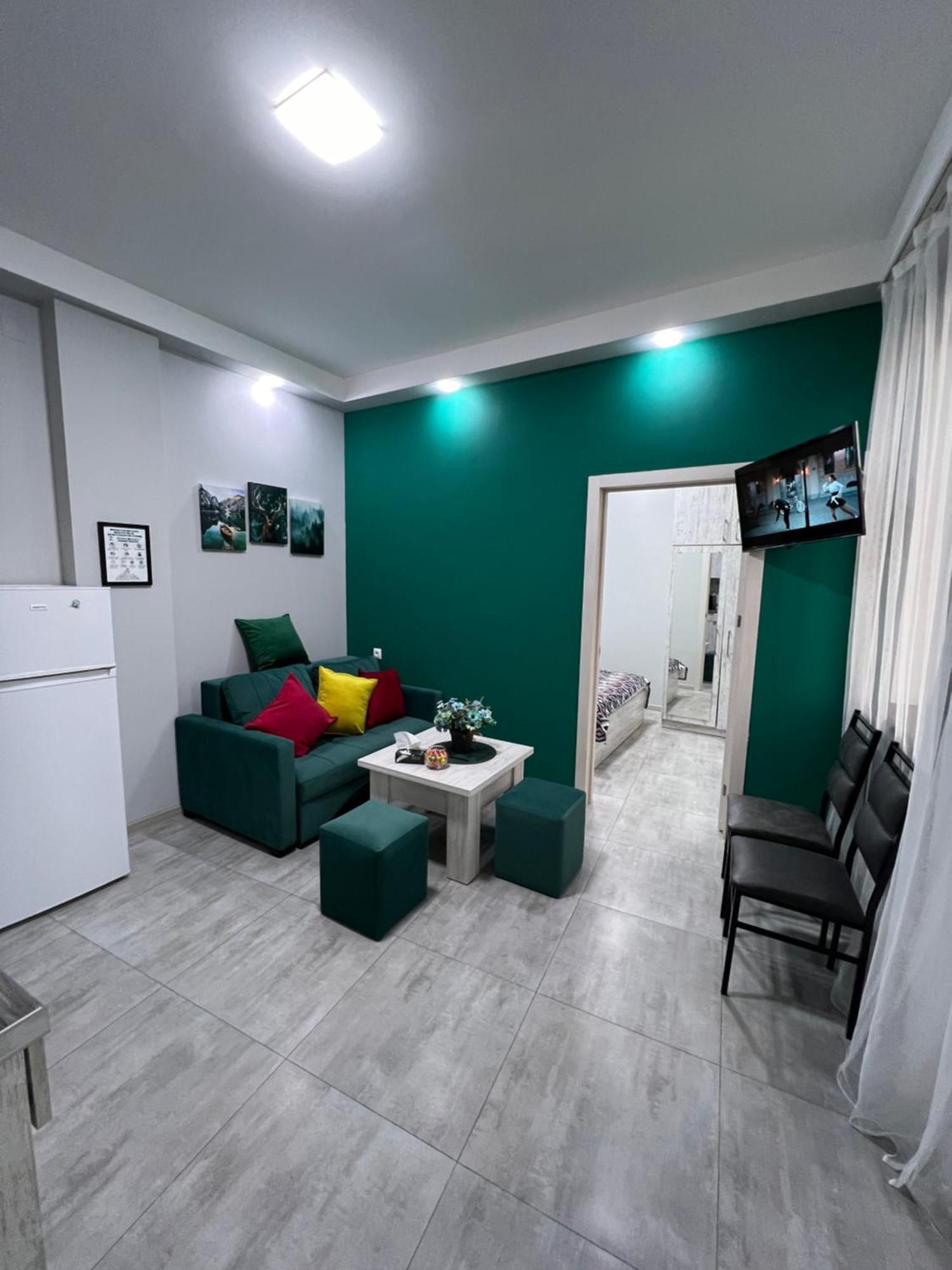 יירבאן Cosy Apartment With Good Location Self Check In מראה חיצוני תמונה